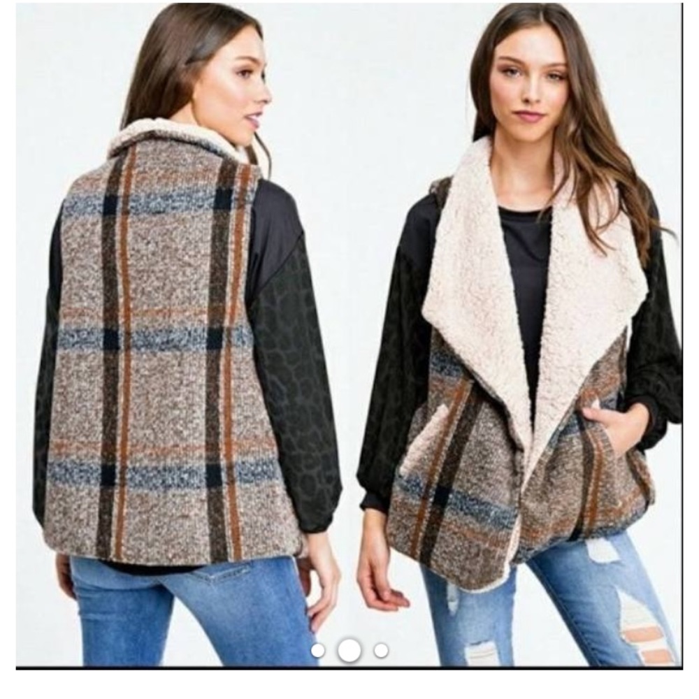 Paper Crane Plaid Sherpa Vest - Picture 12 of 16